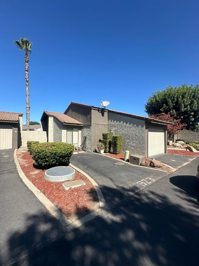 Photo - Adorable 2 bedroom 2 bathroom with 1 car garage attached