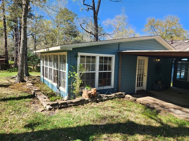 Building Photo - 13373 Southshore Dr