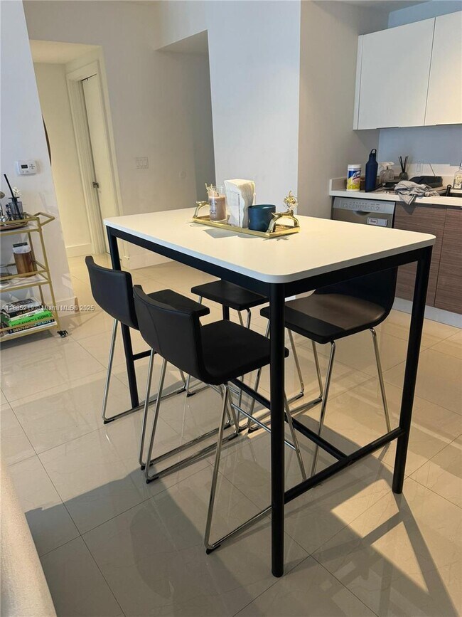 Photo - 1010 SW 2nd Ave Unidad 907