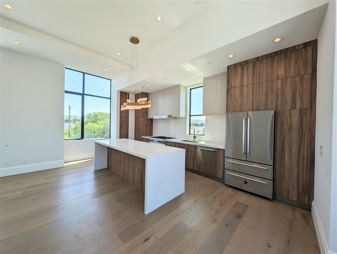 Photo - 2707 23rd St (San Francisco, CA)
