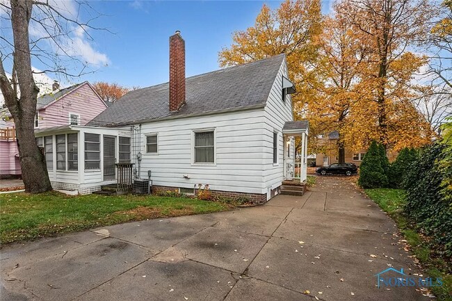 Photo - 3909 Stannard Dr