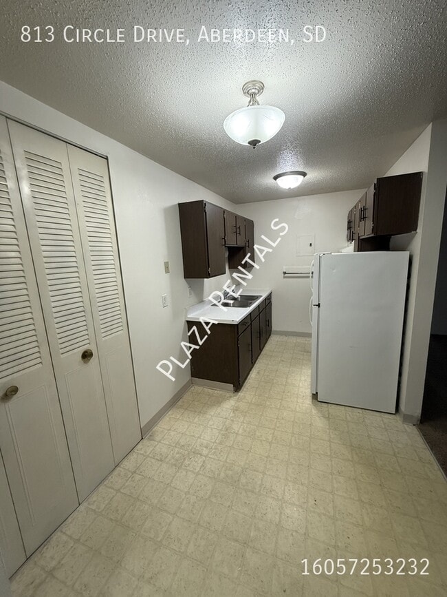 Building Photo - 222 S Greenwood St Unit 11