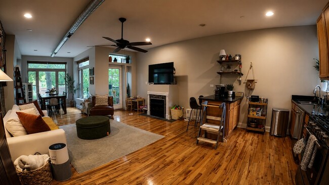 4823 N Sawyer Ave Unit 1