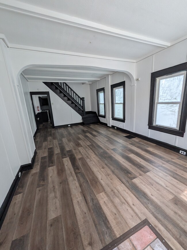 Building Photo - 76 Wadham St