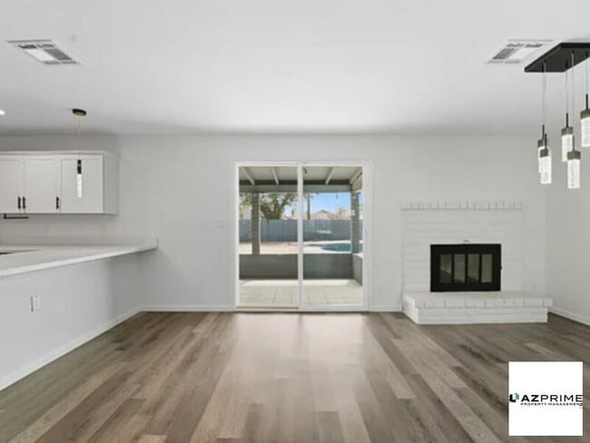 Building Photo - 6337 W Caron St