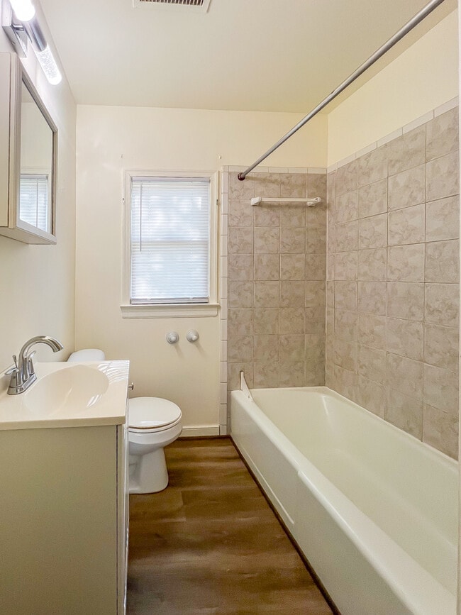 Photo - 404 N 10th Ave