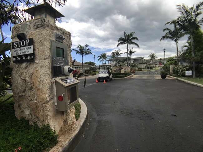 Building Photo - Resort style living! 3 Bed 2 Bath 2Pkg  Ko'Olina Kai Golf Estates