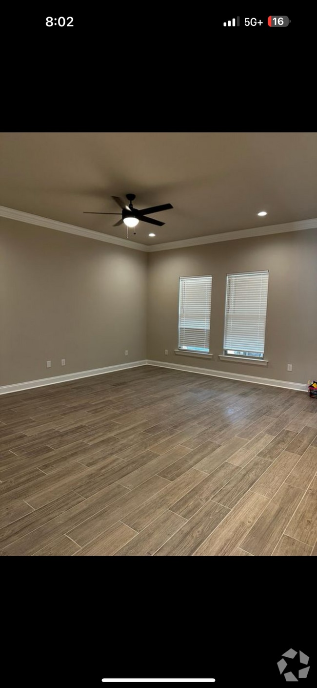 Building Photo - 6866 Summerset Dr Rental