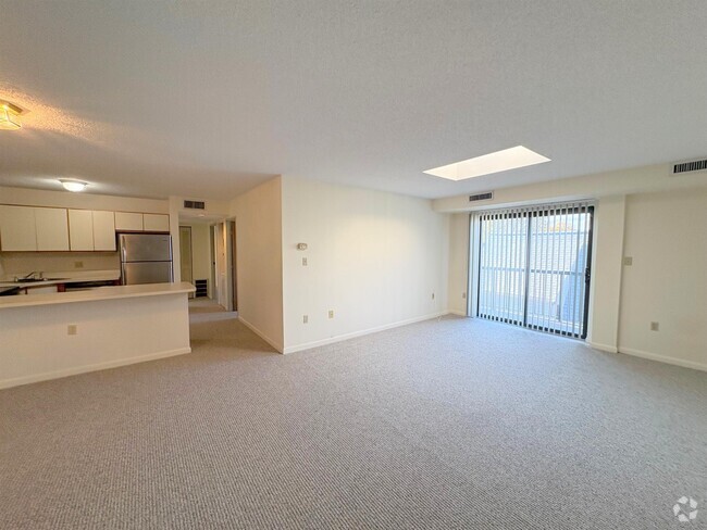 Building Photo - 23 Elm St Unit 301 Rental