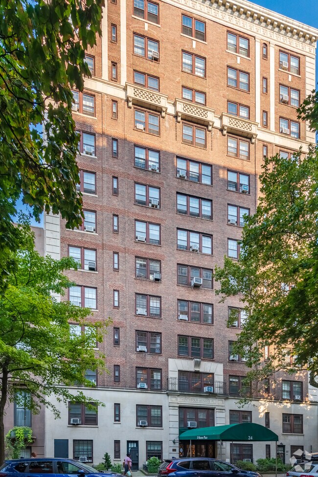 Photo - 24 Monroe Pl