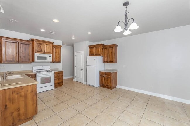 Photo - 4 Bedroom Single-Level Home In Hurricane