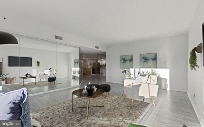 Photo - 250 S President St Unit 600