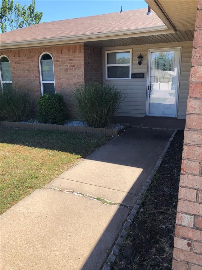 Photo - 5510 NW Cottonwood Dr