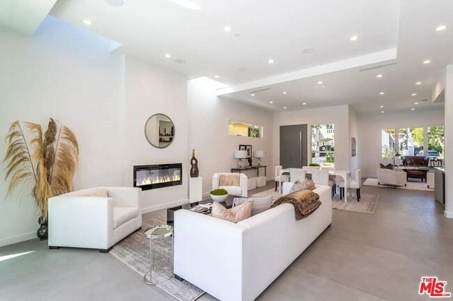 Photo - 8932 Dorrington Ave