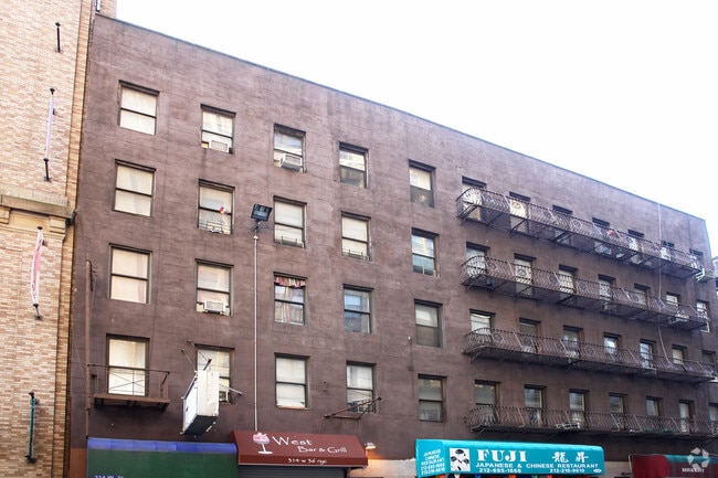 Photo - 314-318 W 36th St