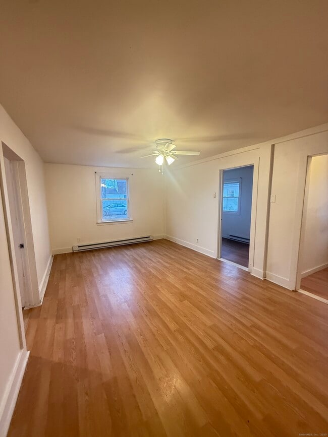 Photo - 23 Hayward Ave Unidad Cottage #2