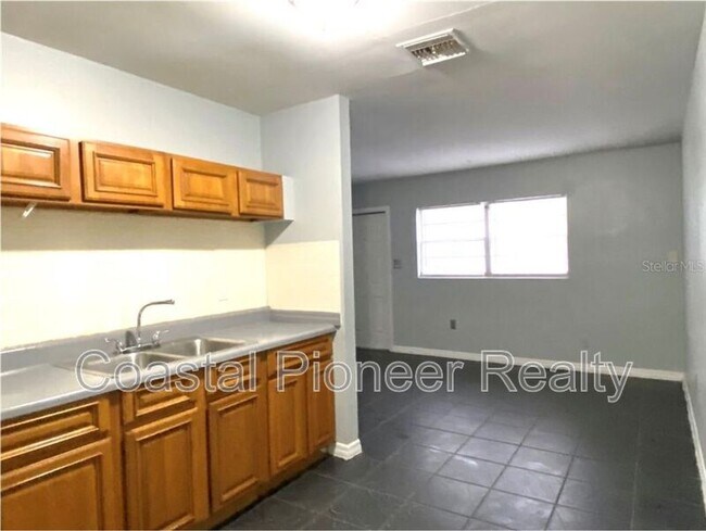 Photo - 9502 N 11th St Unit A