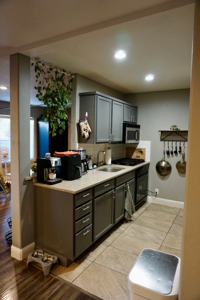 Photo - 2802 NE Ocker Dr Unit Floor 1