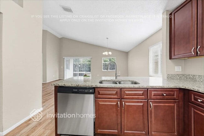 Photo - 1517 Chepacket St