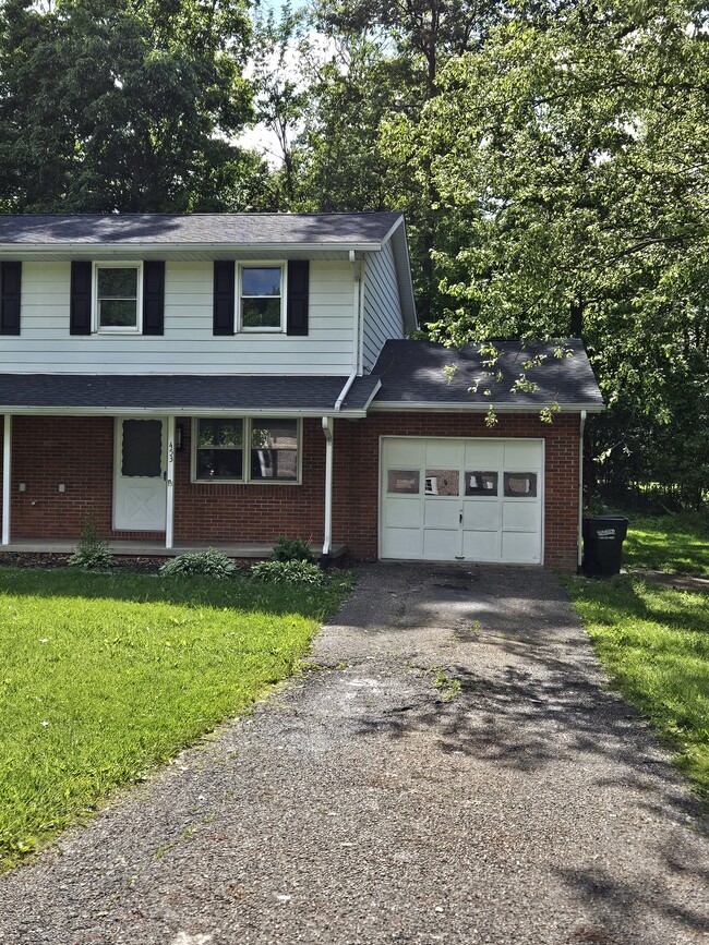 Photo - 453 Cobblestone Ave NE