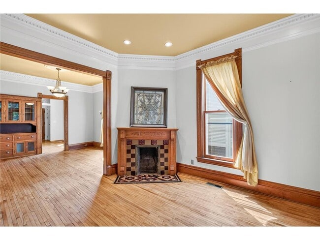Photo - 2735 Emerson Ave S