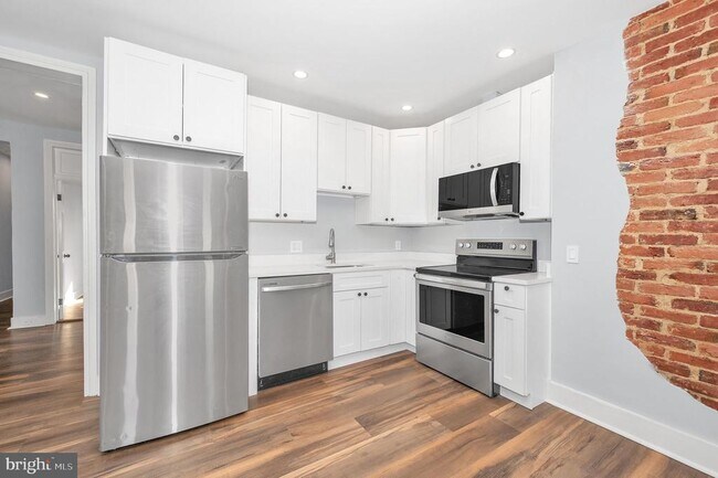 Photo - 230 S Market St