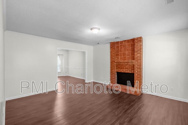 Photo - 10800 Whittersham Dr