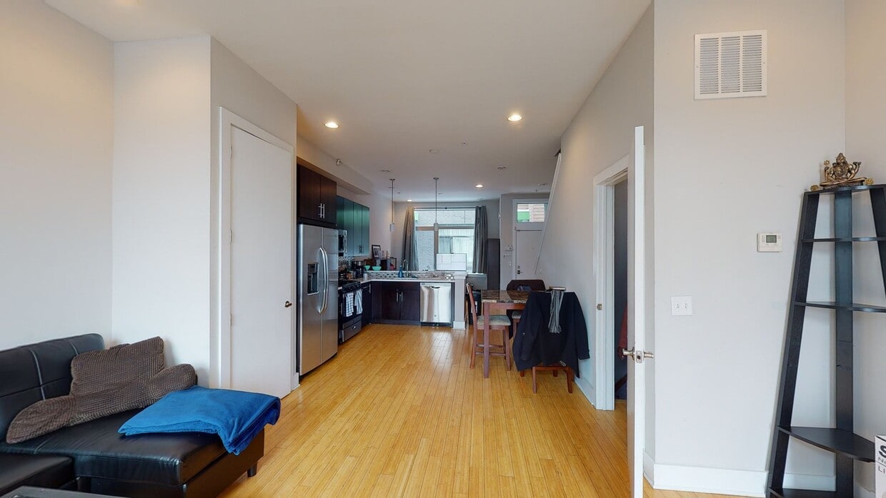 Photo - 1128 N Front St Apartment