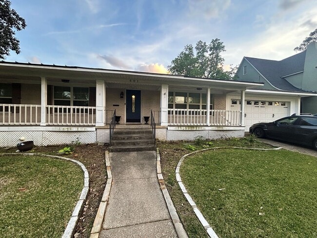 Building Photo - 601 Linden St
