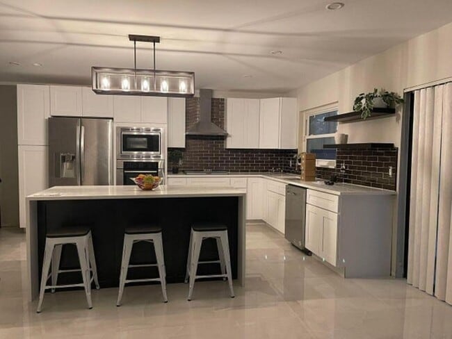Photo - 1799 Shower Tree Way