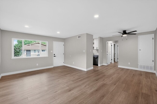 Photo - 6281 Cavan Dr