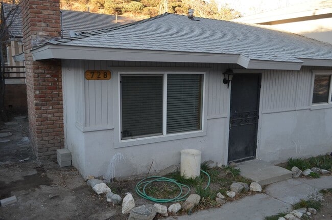 Building Photo - Charming 2-Bedroom Unit in Frazier Park Rental