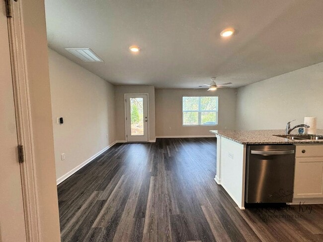 Photo - 555 Gemstone Blvd