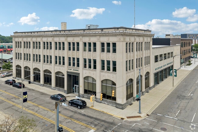 200 E 1st St