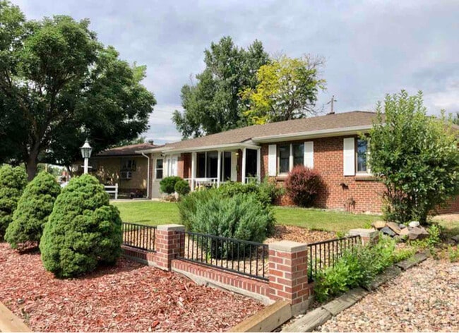 Building Photo - 1485 S Fenton St Rental