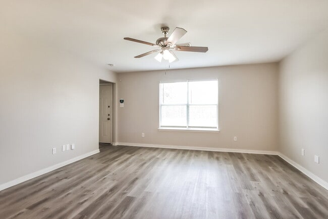 Photo - 28923 Village Creek Loop