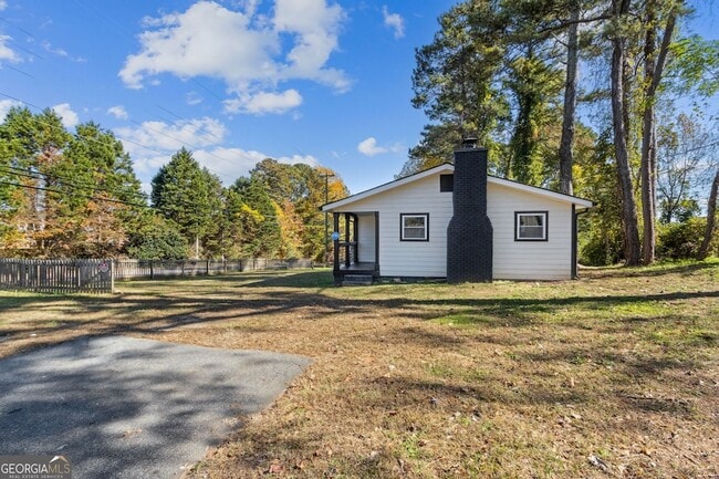 Photo - 597 Paper Mill Rd