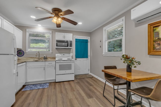 Photo - 230 Bermuda Dr