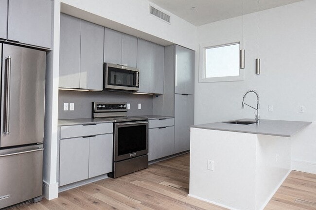 Photo - 1530 Felicity