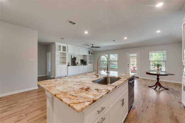 Photo - 215 Quarry St