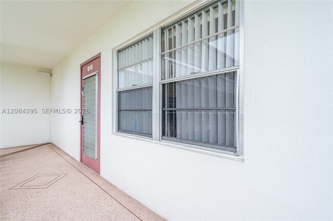523 Fanshaw N Unit 523