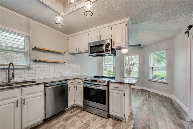 Photo - 1002 Canary Ln