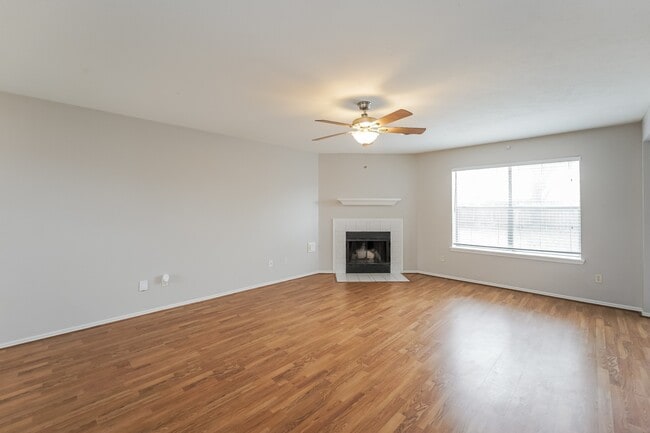 Photo - 8906 Belle Glen Dr