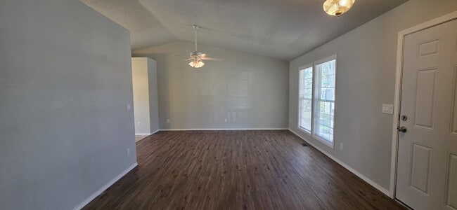 Photo - 907 Aspen Grove St