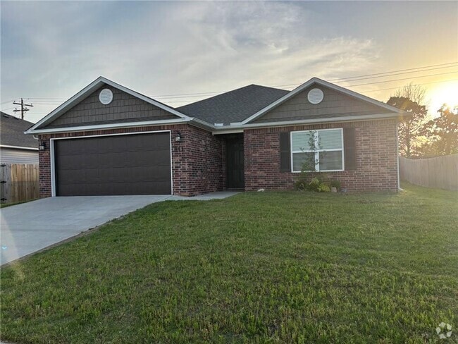 Building Photo - 811 Belhaven Rd Rental
