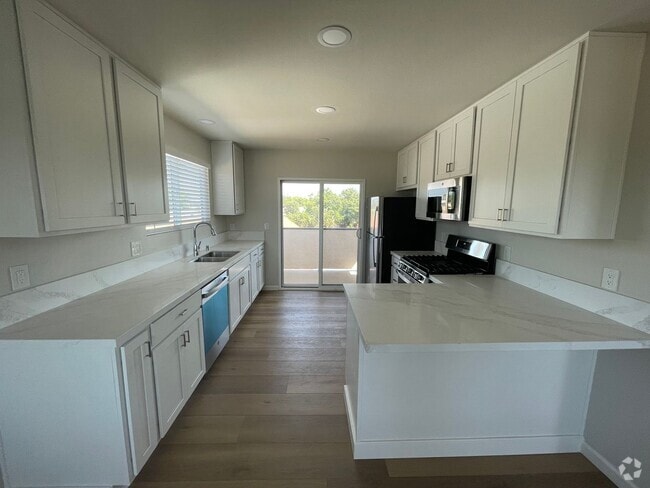 Building Photo - Manzanita Unit C Rental
