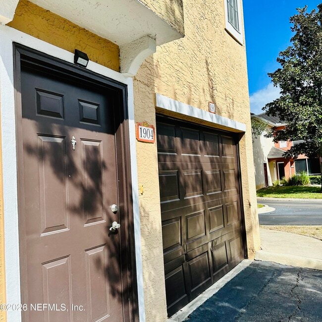 Building Photo - 10075 GATE N Pky Unit 1904