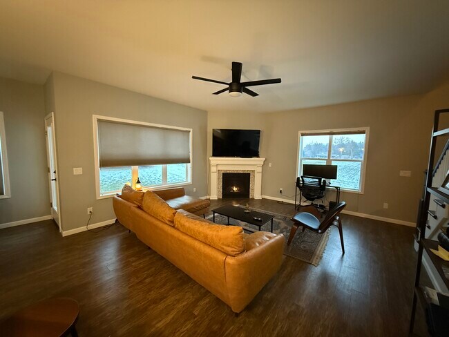 Photo - 5483 Adrian Cir