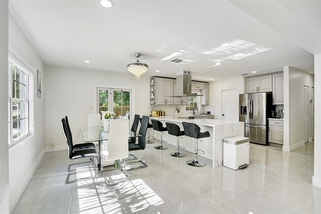 Photo - 1129 NE 2nd Ave