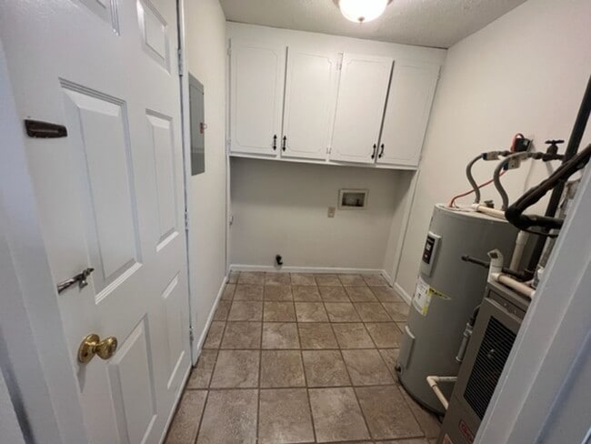 Photo - 2 bed 1 bath duplex in Bogart!